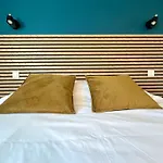 Logis Restaurant Des Thermes 라말루-레-뱅
