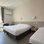 Logis Restaurant Des Thermes 3* 라말루-레-뱅
