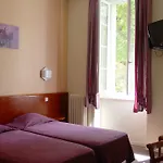Logis Restaurant Des Thermes 호텔 3*