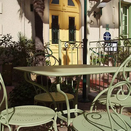 Hotel Logis Restaurant Des Thermes 3*