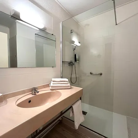 Hotel Logis Restaurant Des Thermes Lamalou-les-Bains