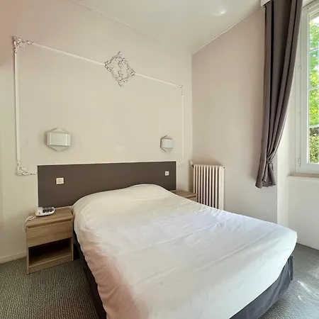 Hotel Logis Restaurant Des Thermes 3*