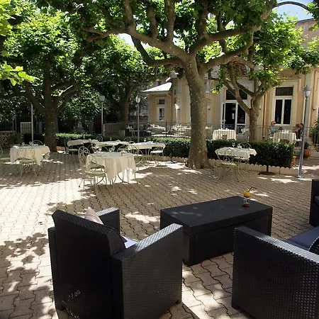 Hotel Logis Restaurant Des Thermes 3*