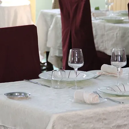 Logis Restaurant Des Thermes Hotel