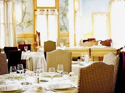 Logis Restaurant Des Thermes ホテル ラマルー・レ・バン