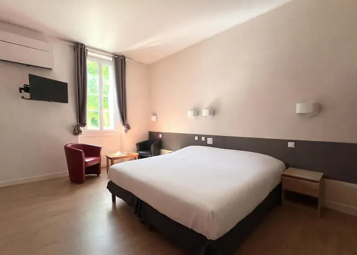 Hotel Logis Restaurant Des Thermes